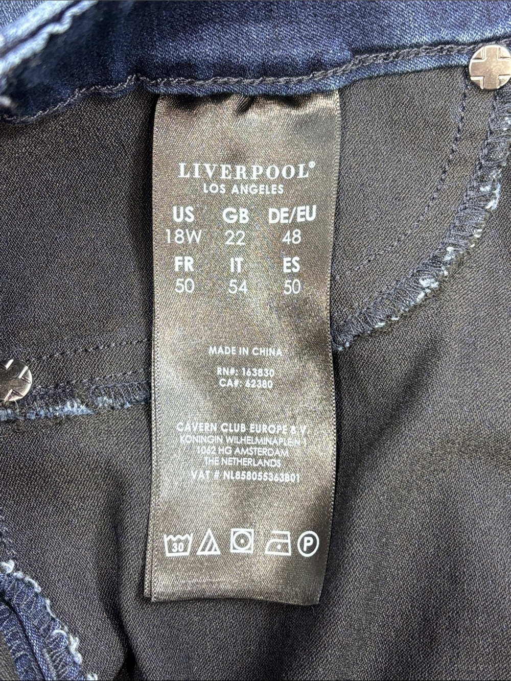 Liverpool Zora Stretch Pull On Denim Skirt - Size 18W NWT - Picture 6 of 7